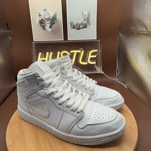 Nike Air Jordan 1 Mid “Triple White” Men’s Sz 9.5